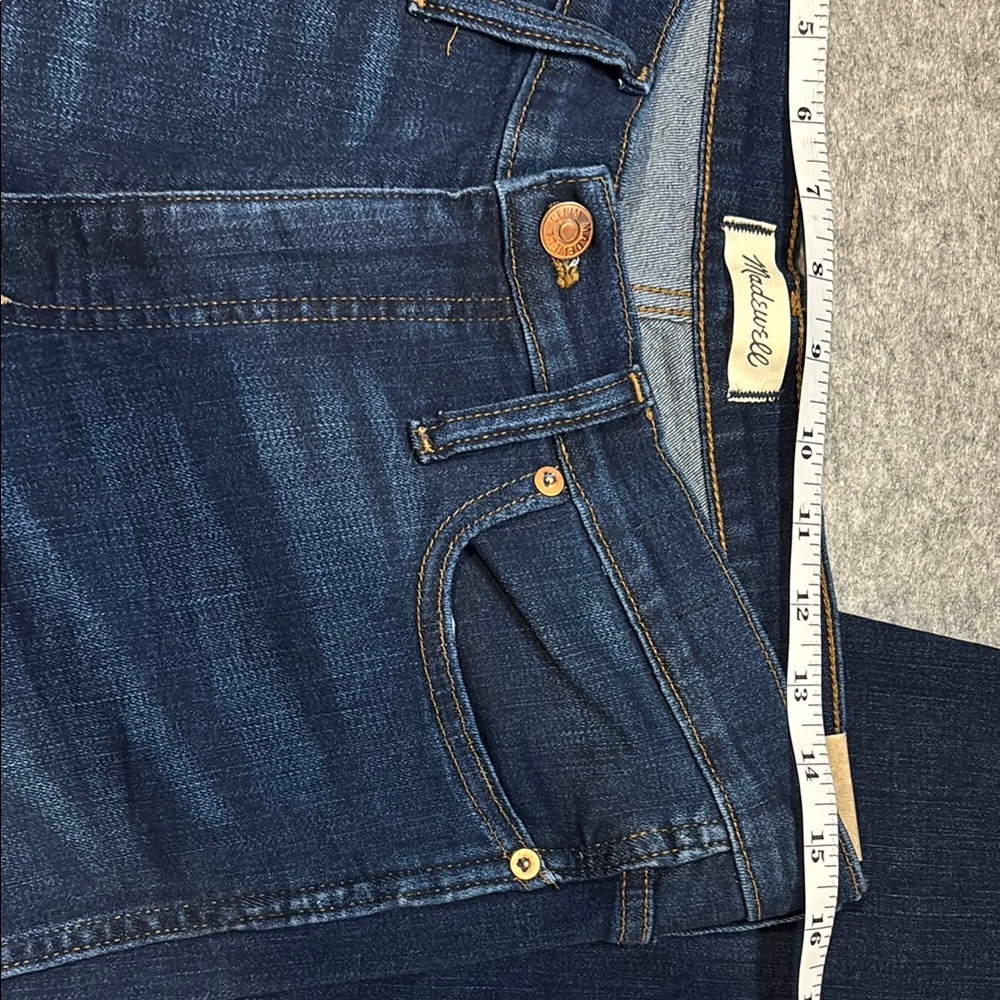 🔥 **Ultimate Style: Madewell 10" High-Rise Skinny Jeans** 🔥 - Picture 6 of 11